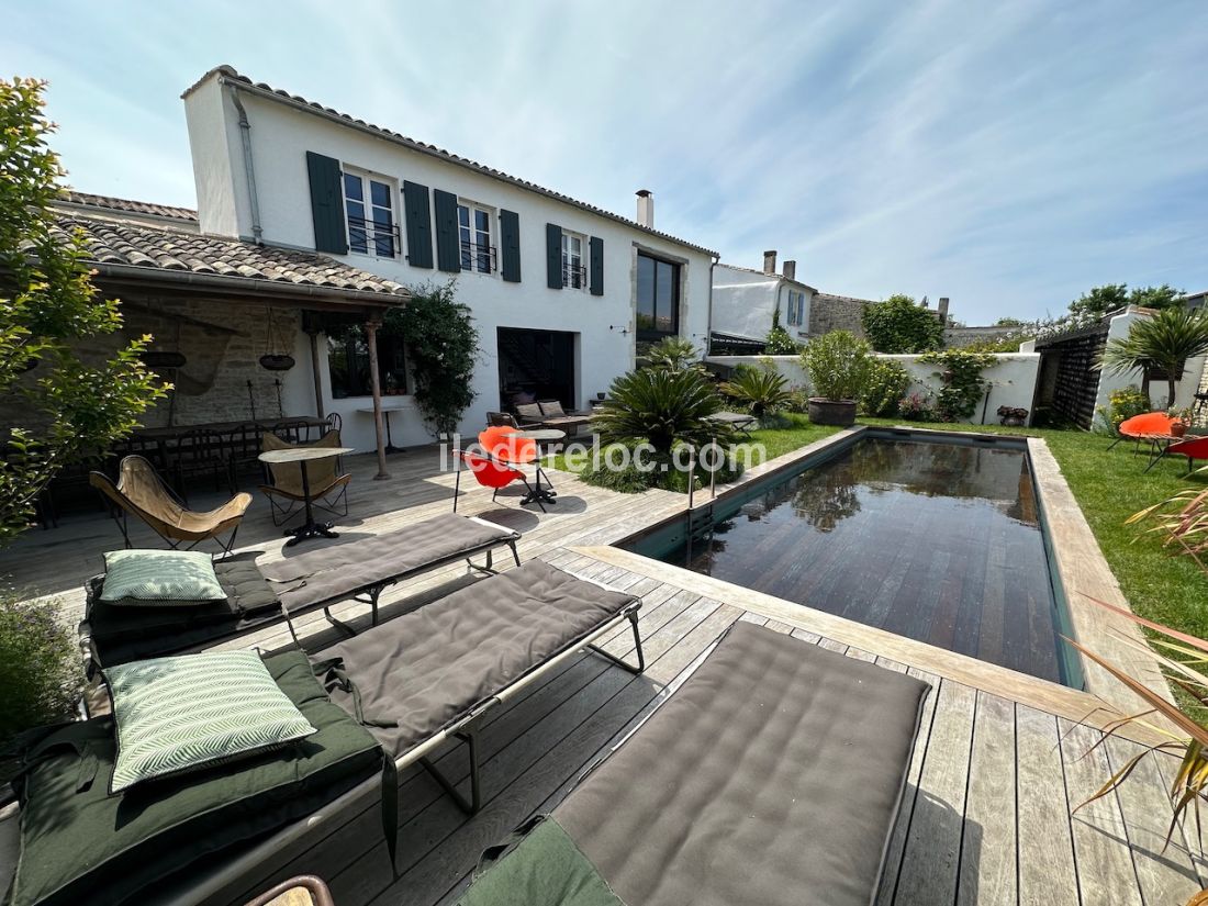 Photo 32 : JARDIN d'une maison située à Le Bois-Plage-en-Ré, île de Ré.