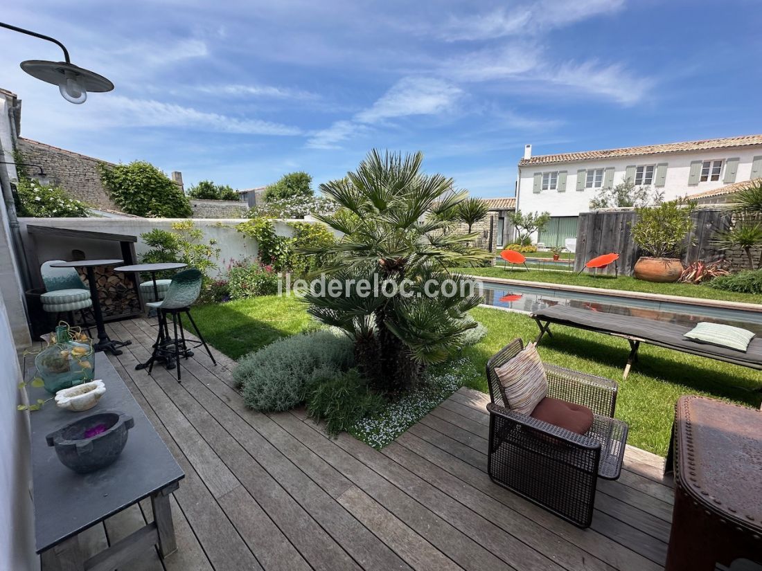 Photo 35 : JARDIN d'une maison située à Le Bois-Plage-en-Ré, île de Ré.