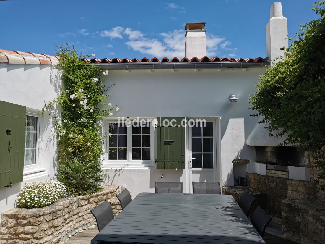 Photo 9 : PATIO d'une maison située à Ars en Ré, île de Ré.