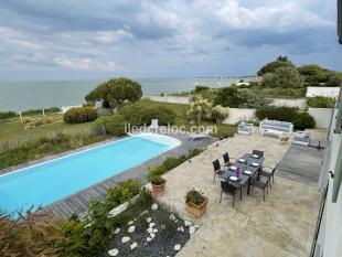 ile de ré Vue sur mer pour cette belle villa moderne avec piscine chauffée 