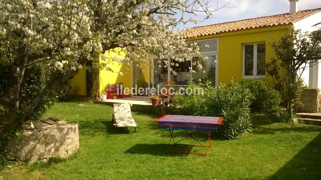 Photo 1 : JARDIN d'une maison située à Sainte-Marie-de-Ré, île de Ré.