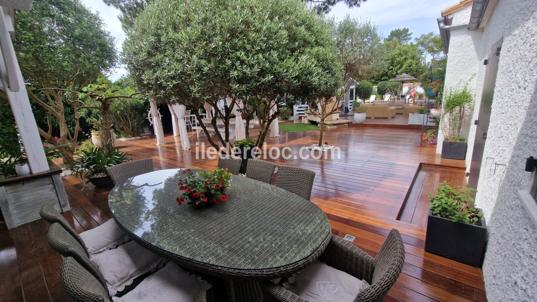 Photo 24 : TERRASSE d'une maison située à Sainte-Marie-de-Ré, île de Ré.