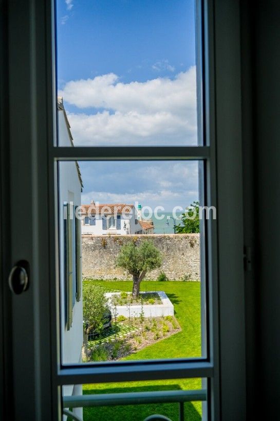 Photo 22 : CHAMBRE d'une maison située à La Flotte-en-Ré, île de Ré.