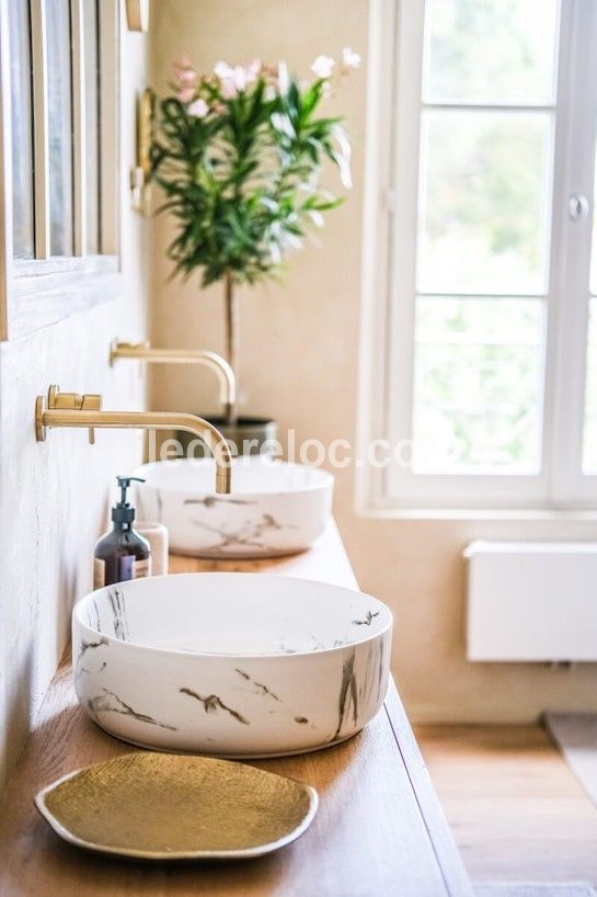 Photo 19 : SALLEDEBAIN d'une maison située à La Flotte-en-Ré, île de Ré.