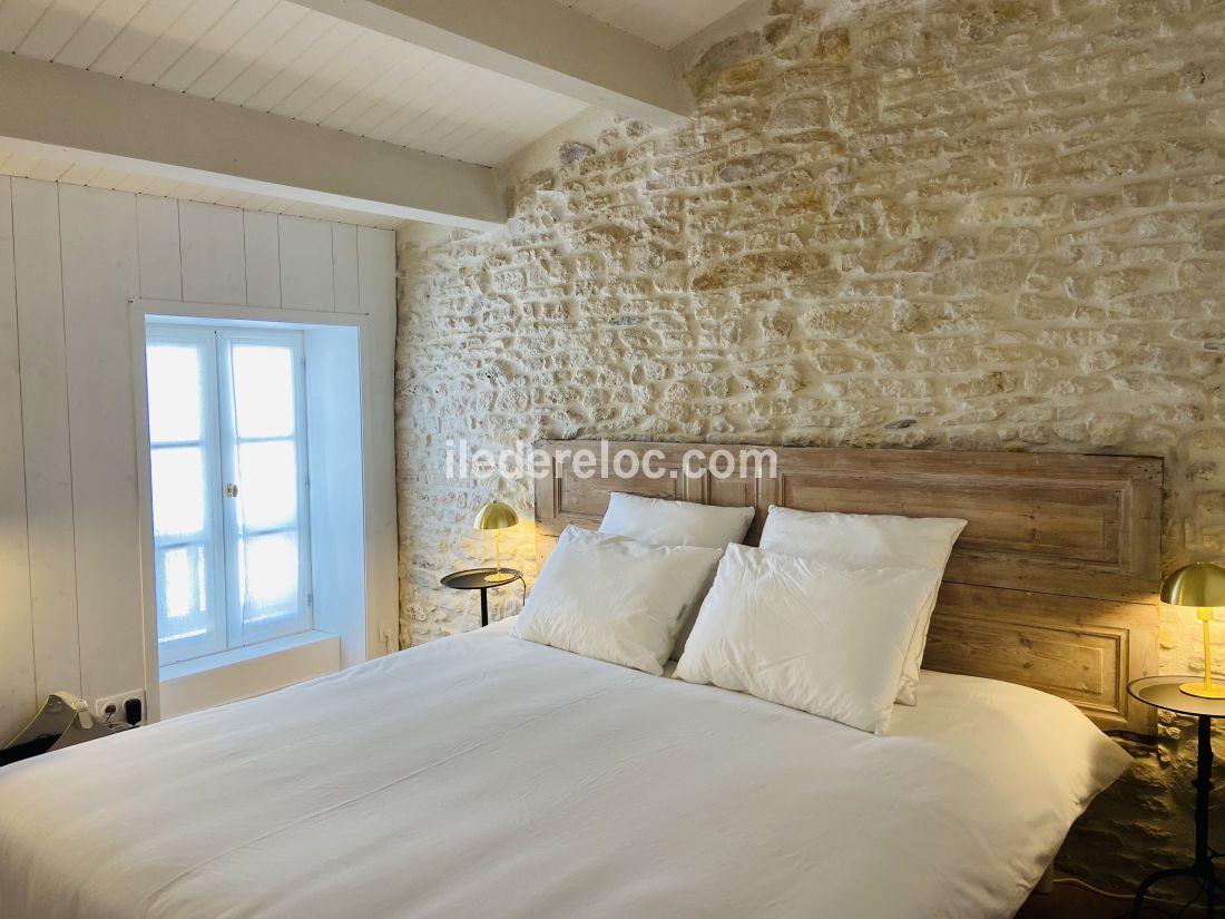 Photo 29 : CHAMBRE d'une maison située à La Couarde-sur-mer, île de Ré.