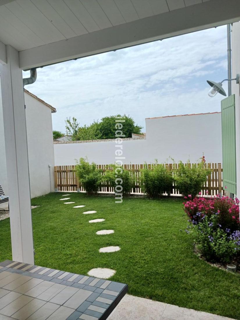 Photo 9 : JARDIN d'une maison située à La Couarde-sur-mer, île de Ré.