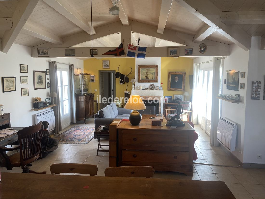 Photo 4 : SEJOUR d'une maison située à Sainte-Marie-de-Ré, île de Ré.