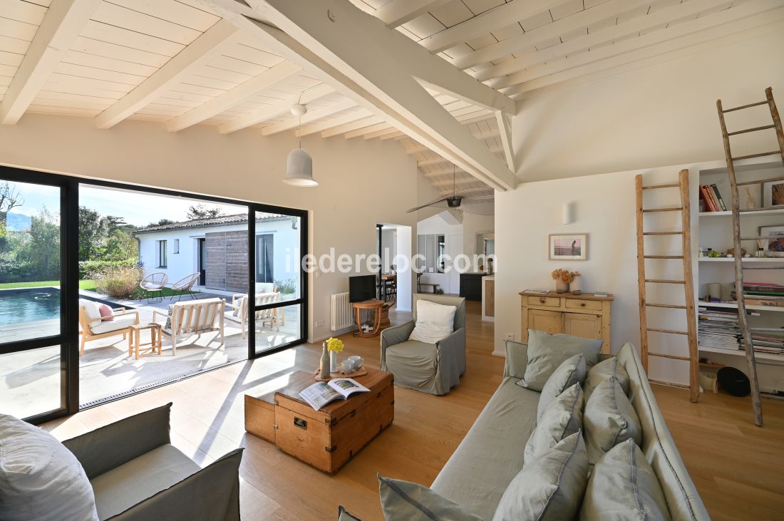 Photo 15 : SEJOUR d'une maison située à Saint-Clément-des-Baleines, île de Ré.