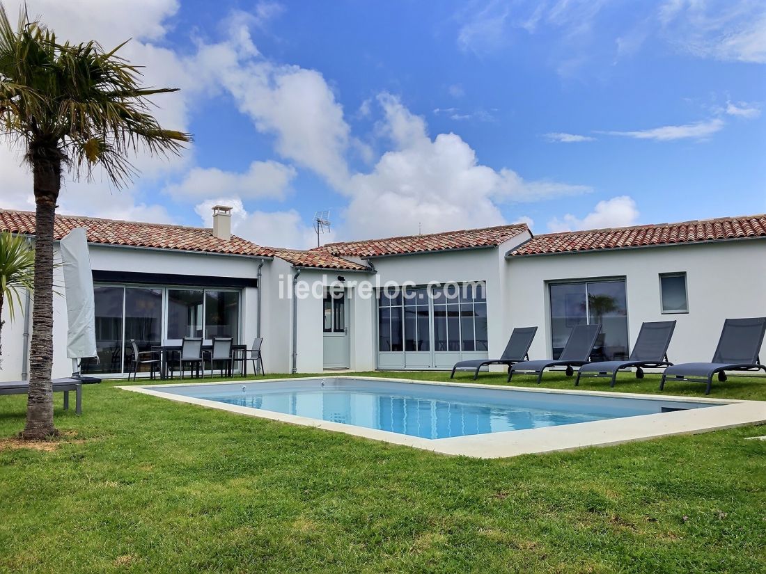 Photo 5 : EXTERIEUR d'une maison située à Sainte-Marie-de-Ré, île de Ré.