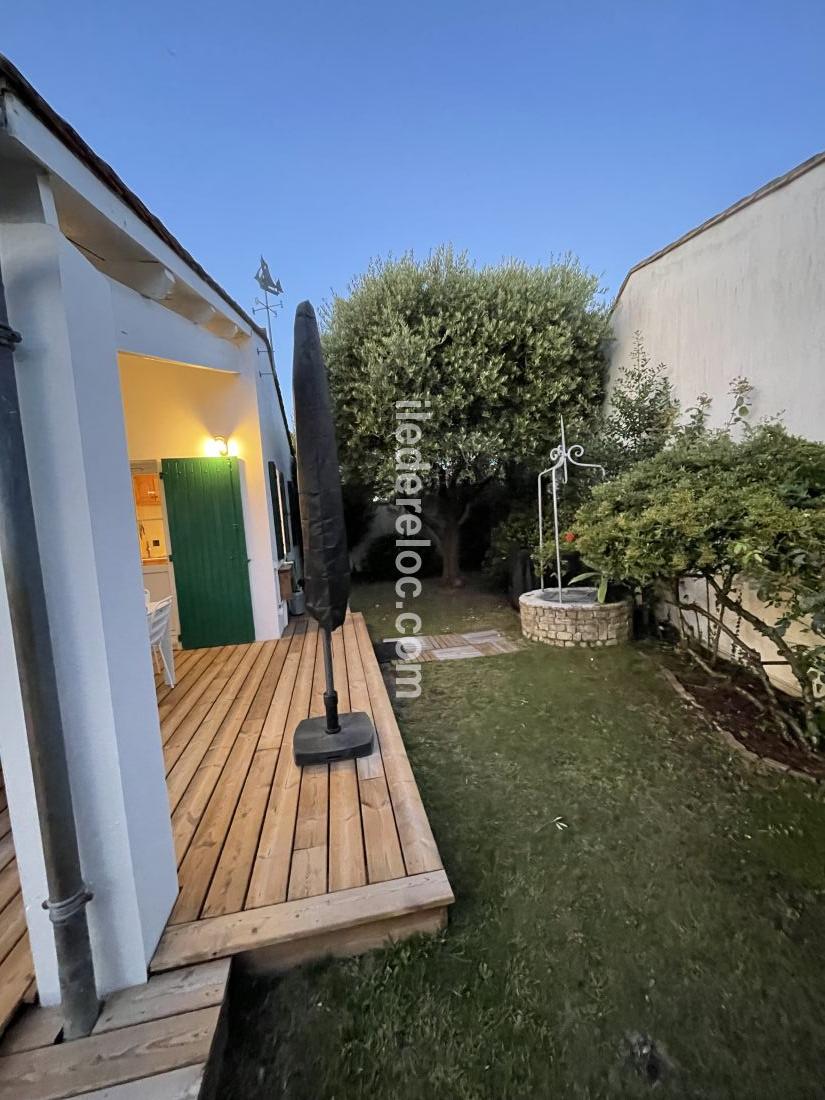 Photo 13 : JARDIN d'une maison située à La Couarde-sur-mer, île de Ré.