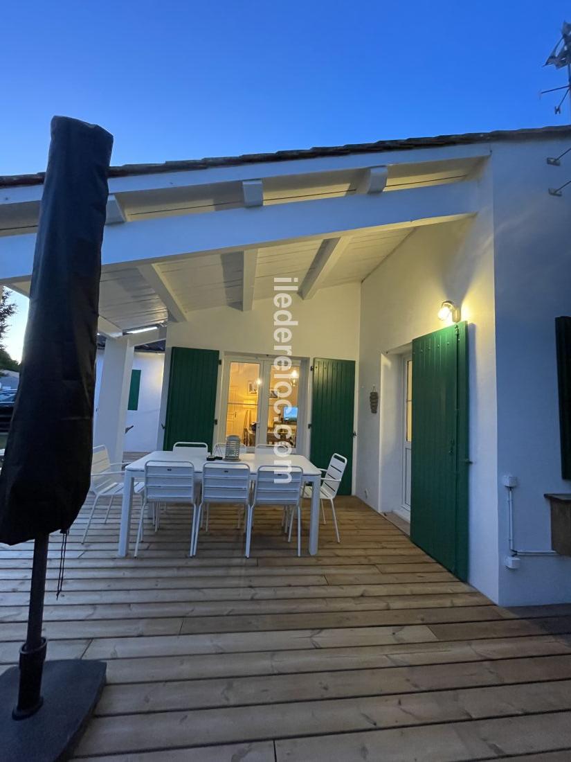 Photo 15 : TERRASSE d'une maison située à La Couarde-sur-mer, île de Ré.