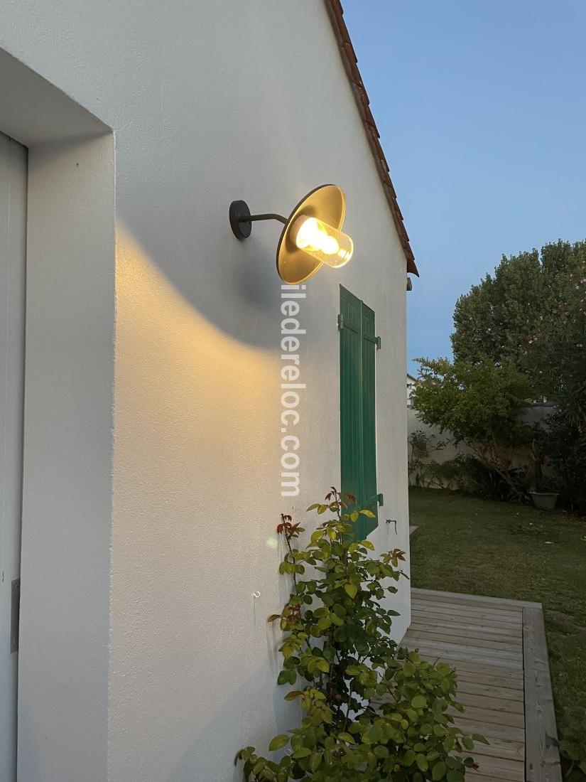 Photo 19 : EXTERIEUR d'une maison située à La Couarde-sur-mer, île de Ré.