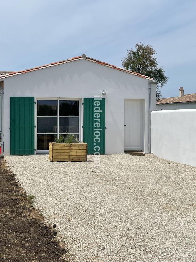 Photo 14 : EXTERIEUR d'une maison située à Loix, île de Ré.