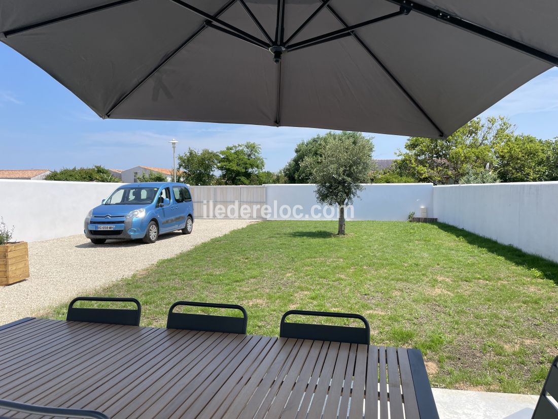 Photo 15 : JARDIN d'une maison située à Loix, île de Ré.