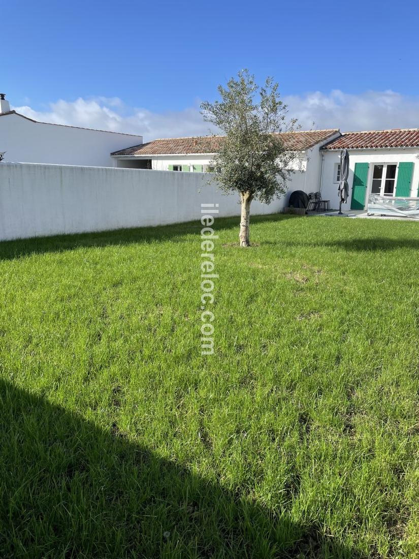 Photo 5 : JARDIN d'une maison située à Loix, île de Ré.