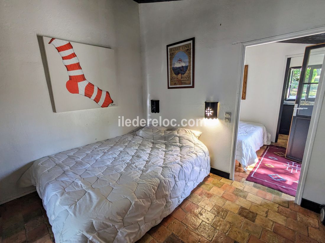 Photo 41 : CHAMBRE d'une maison située à Rivedoux-Plage, île de Ré.