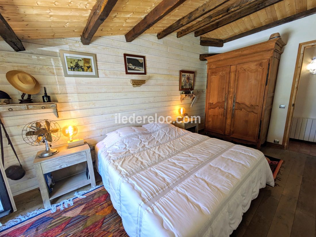 Photo 31 : CHAMBRE d'une maison située à Rivedoux-Plage, île de Ré.