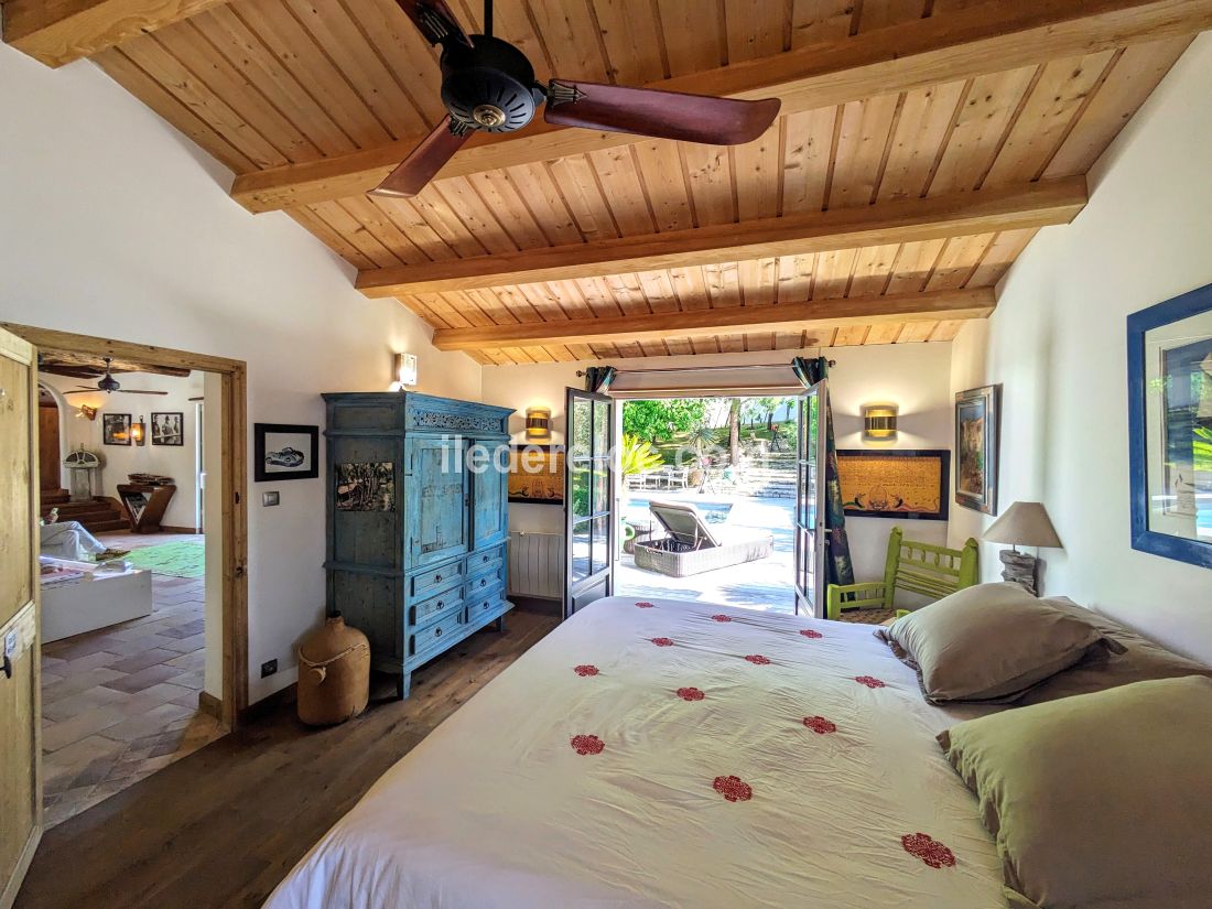 Photo 23 : CHAMBRE d'une maison située à Rivedoux-Plage, île de Ré.