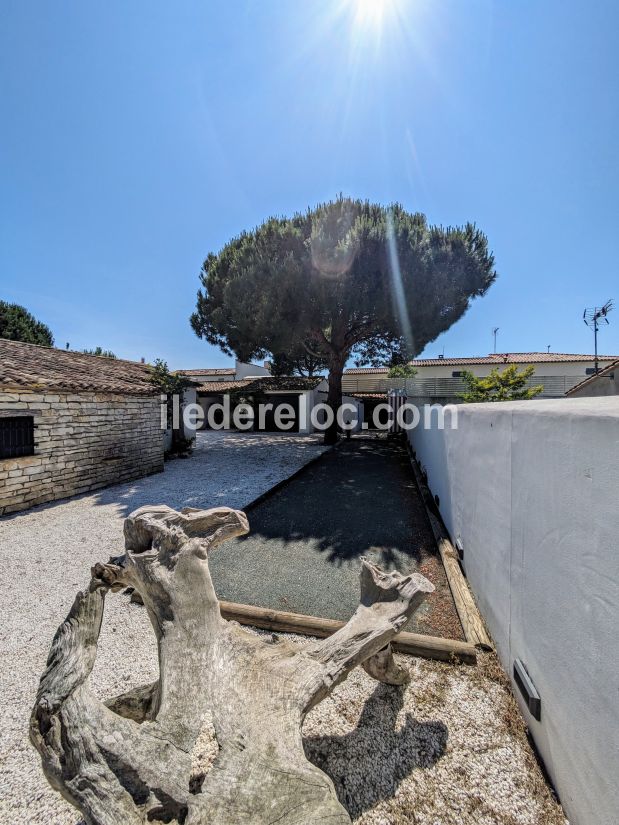 Photo 44 : EXTERIEUR d'une maison située à Rivedoux-Plage, île de Ré.