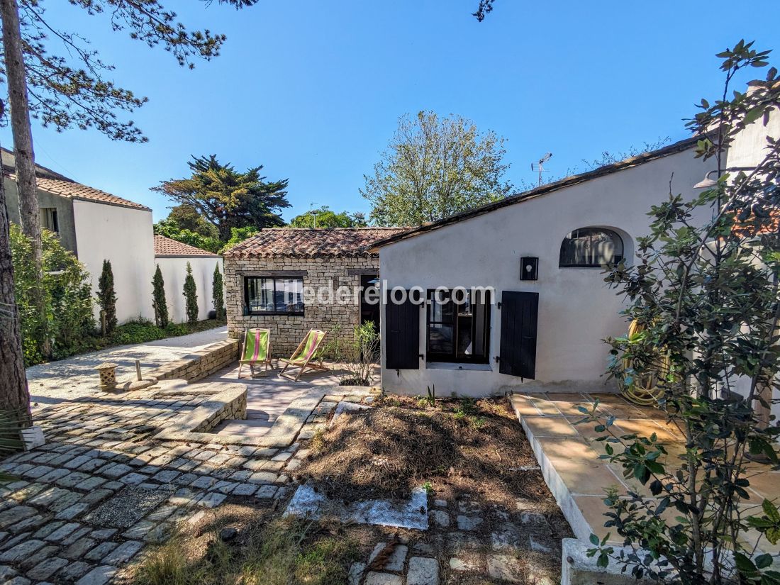 Photo 36 : EXTERIEUR d'une maison située à Rivedoux-Plage, île de Ré.