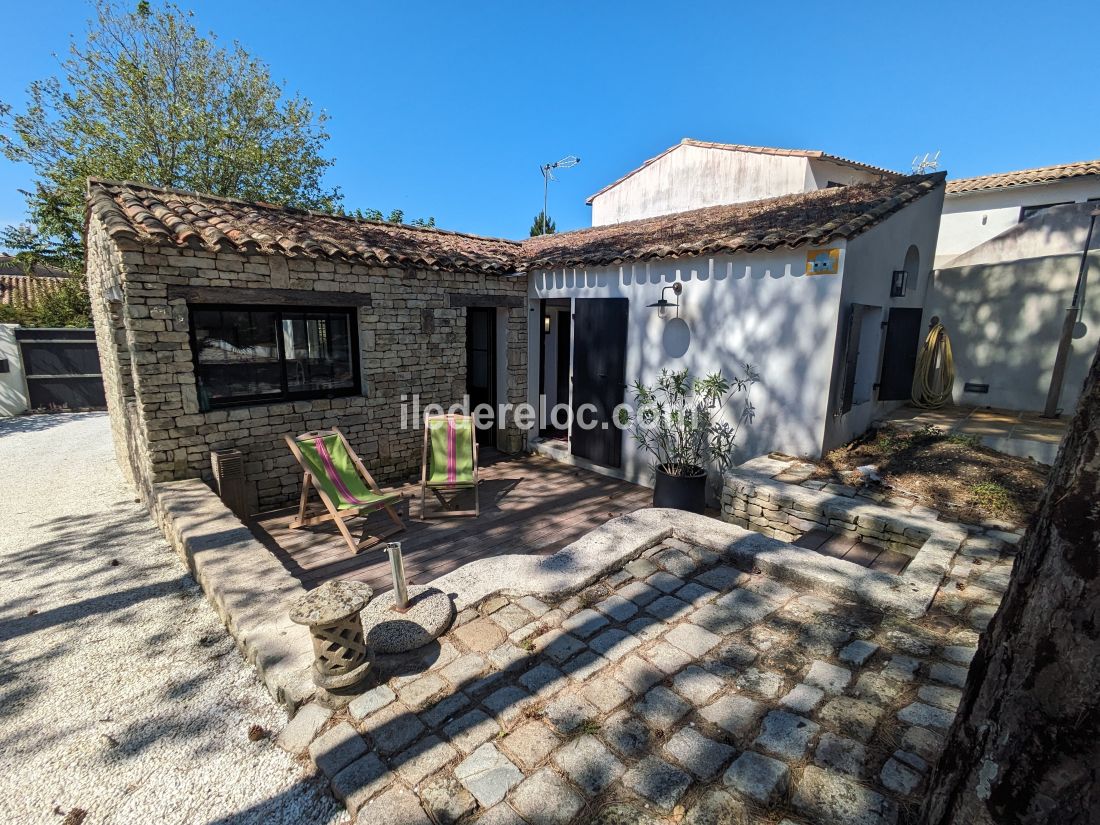 Photo 37 : TERRASSE d'une maison située à Rivedoux-Plage, île de Ré.