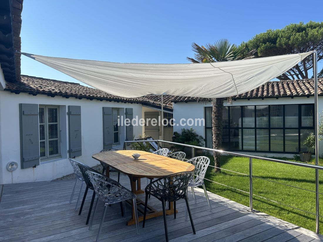 Photo 4 : TERRASSE d'une maison située à Ars en Ré, île de Ré.