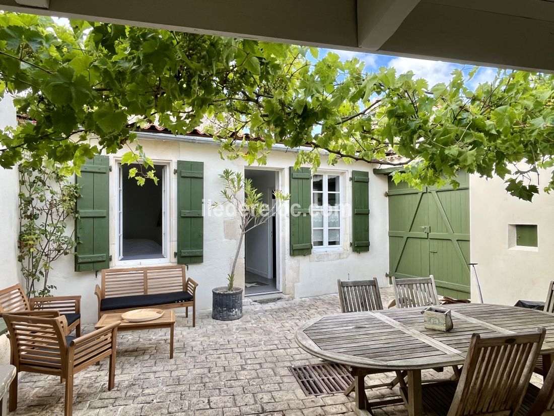 Photo 1 : NC d'une maison située à Sainte-Marie-de-Ré, île de Ré.