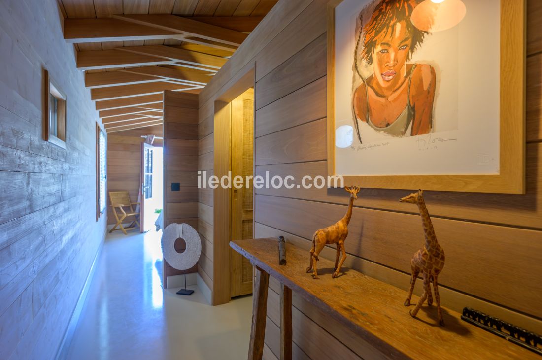 Photo 26 : CHAMBRE d'une maison située à Sainte-Marie-de-Ré, île de Ré.