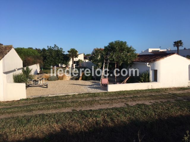 Photo 17 : EXTERIEUR d'une maison située à Loix, île de Ré.