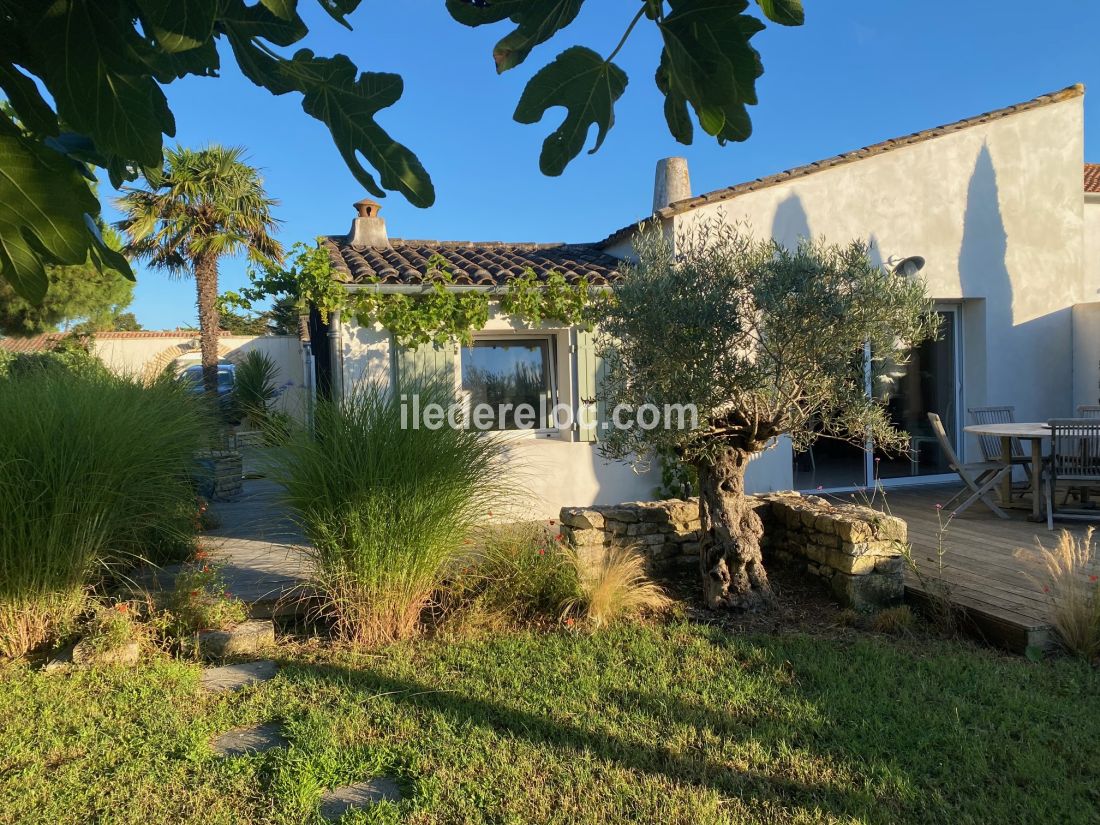 Photo 1 : EXTERIEUR d'une maison située à Loix, île de Ré.