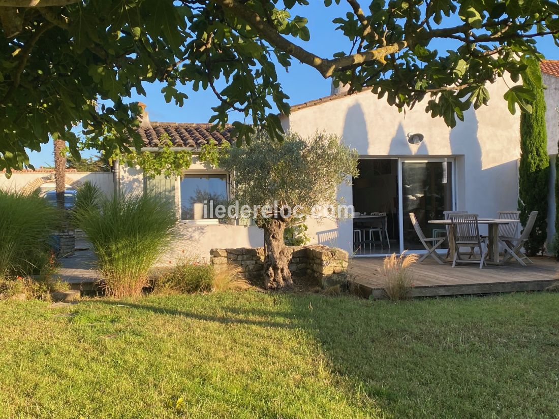 Photo 32 : TERRASSE d'une maison située à Loix, île de Ré.