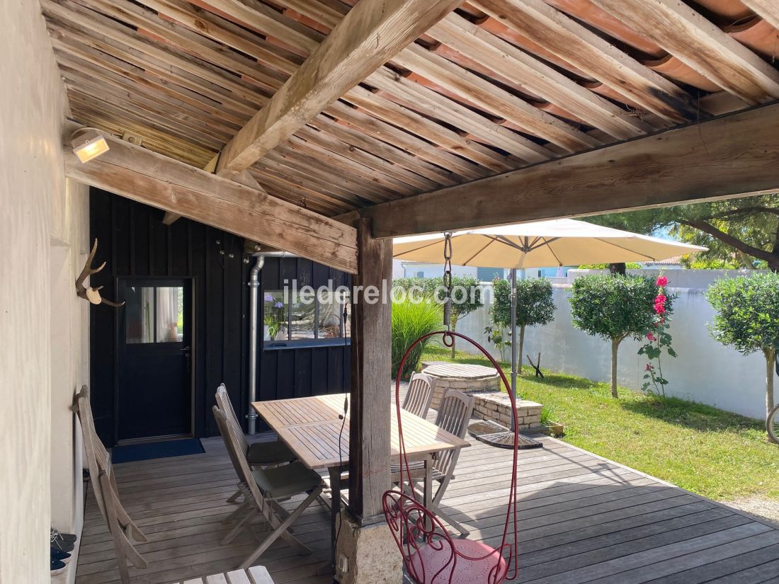 Photo 13 : TERRASSE d'une maison située à Loix, île de Ré.