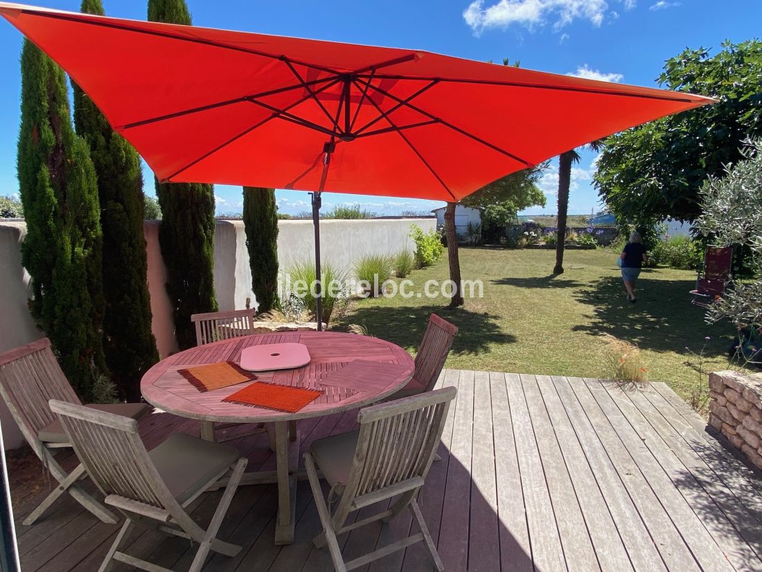 Photo 51 : TERRASSE d'une maison située à Loix, île de Ré.