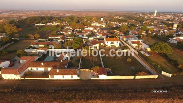 Photo 44 : EXTERIEUR d'une maison située à Loix, île de Ré.