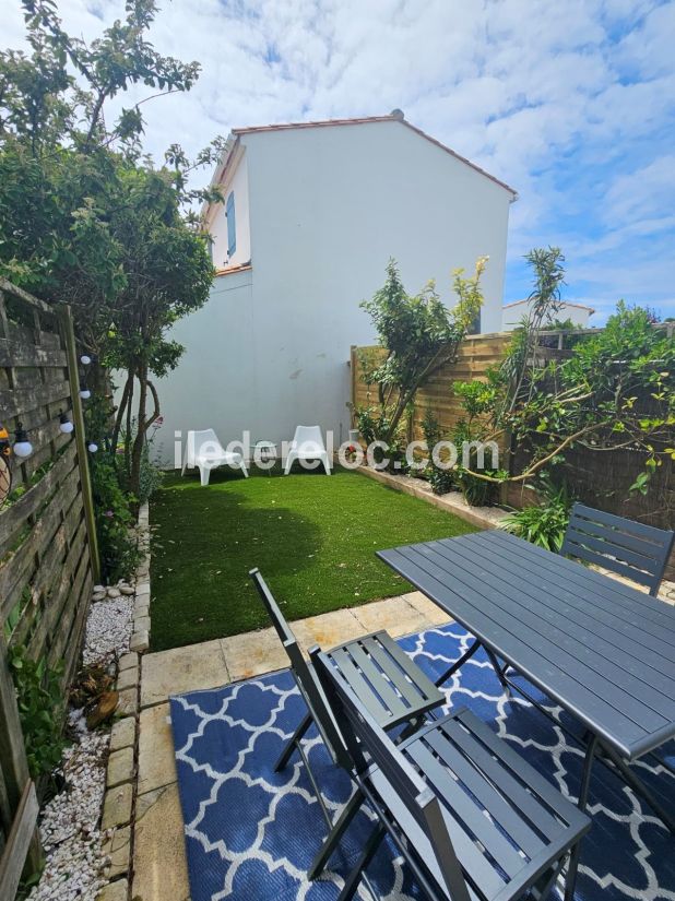 Photo 2 : TERRASSE d'une maison située à Ars en Ré, île de Ré.