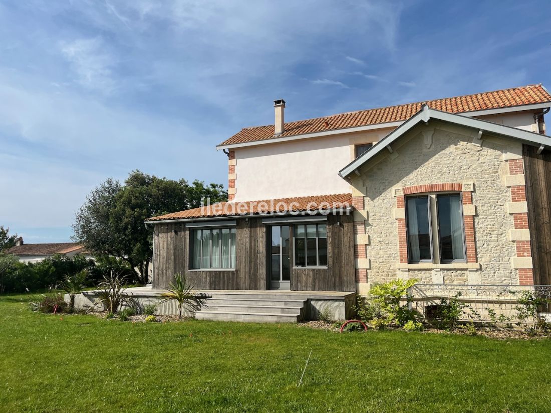 Photo 5 : EXTERIEUR d'une maison située à La Couarde-sur-mer, île de Ré.