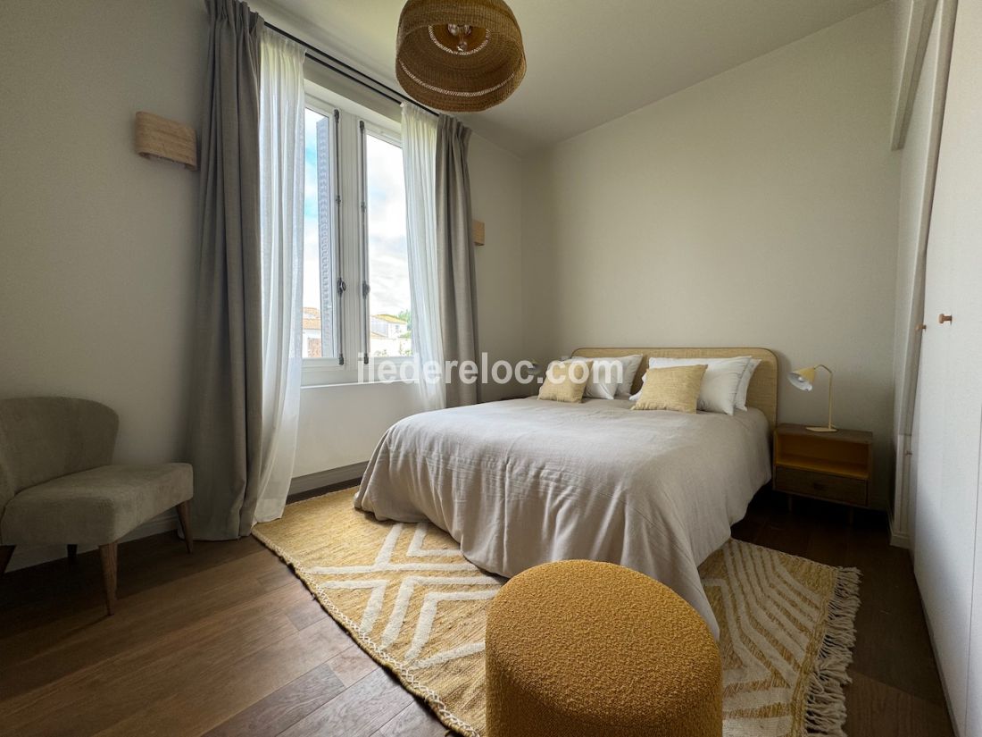 Photo 15 : CHAMBRE d'une maison située à La Couarde-sur-mer, île de Ré.