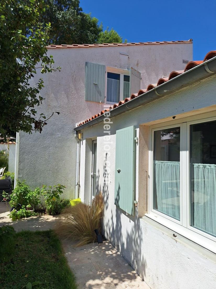 Photo 4 : EXTERIEUR d'une maison située à Les Portes-en-Ré, île de Ré.