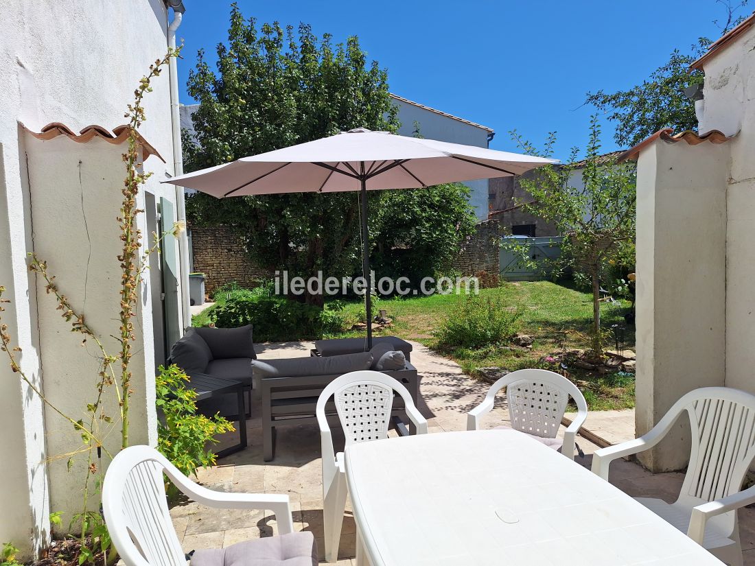 Photo 5 : TERRASSE d'une maison située à Les Portes-en-Ré, île de Ré.