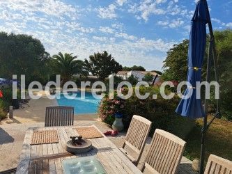 Photo 2 : TERRASSE d'une maison située à Loix, île de Ré.