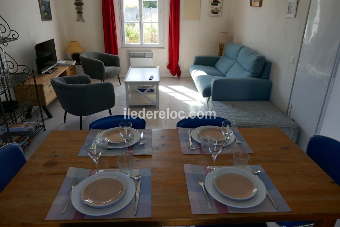 Photo 13 : SEJOUR d'une maison située à Saint-Clément-des-Baleines, île de Ré.