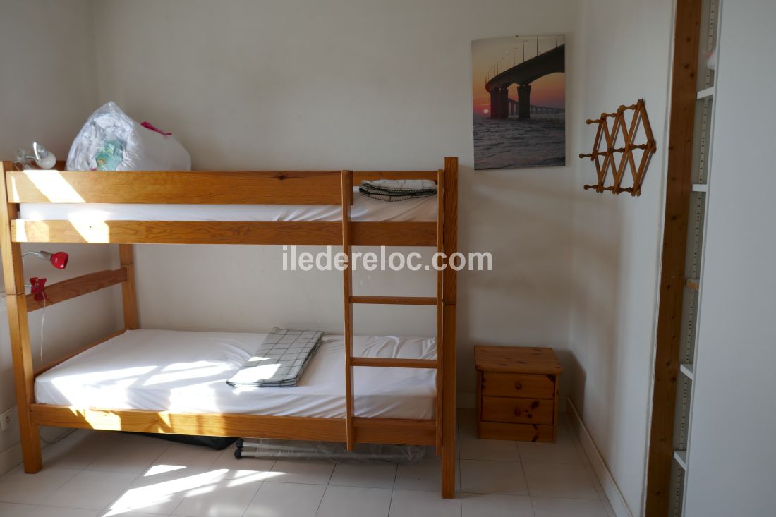 Photo 8 : CHAMBRE d'une maison située à Saint-Clément-des-Baleines, île de Ré.