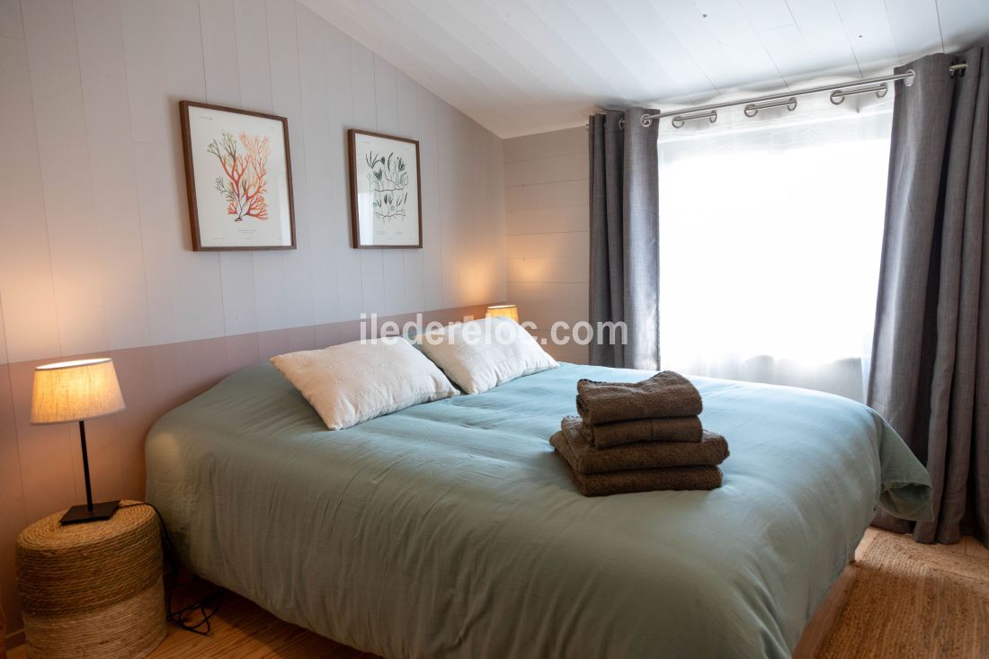 Photo 36 : CHAMBRE d'une maison située à La Couarde-sur-mer, île de Ré.