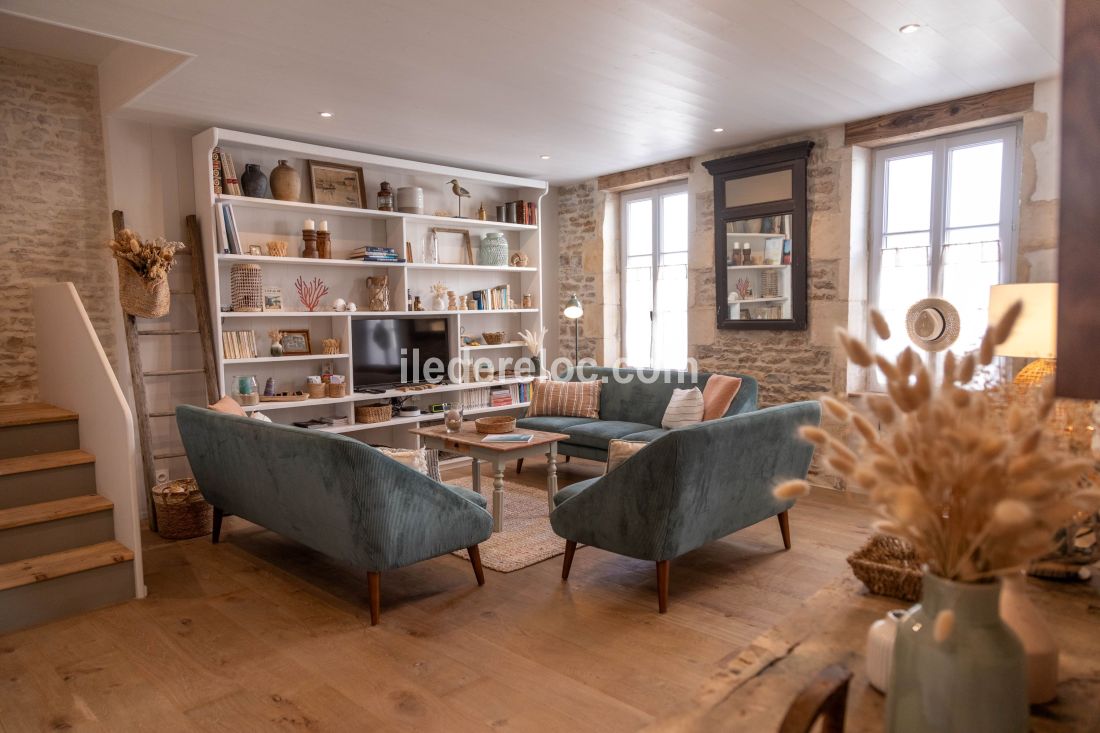 Photo 1 : SEJOUR d'une maison située à La Couarde-sur-mer, île de Ré.