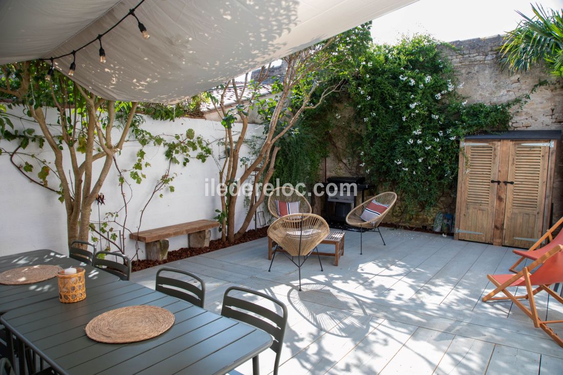 Photo 2 : TERRASSE d'une maison située à La Couarde-sur-mer, île de Ré.