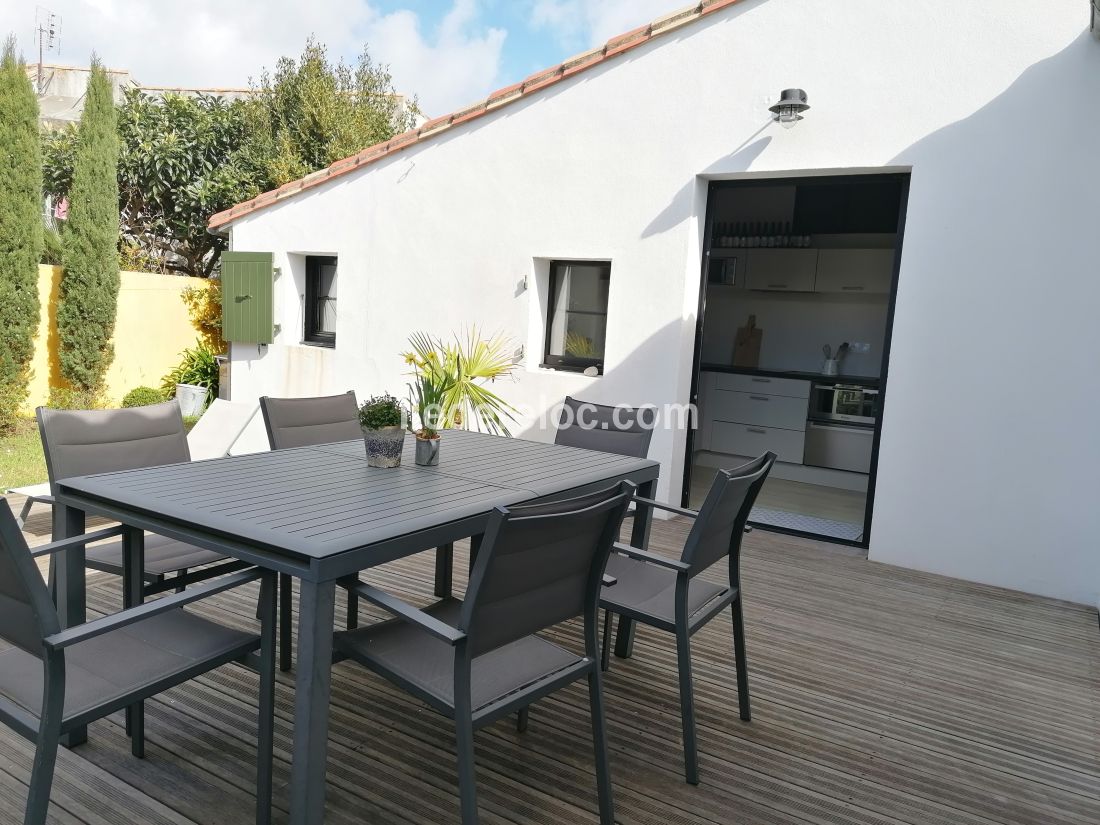 Photo 1 : TERRASSE d'une maison située à Sainte-Marie-de-Ré, île de Ré.