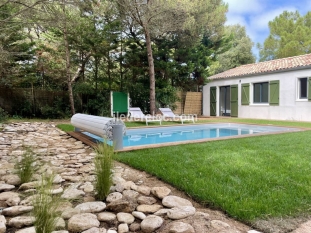 Ile de Ré:Villa trousse chemise  plage à pieds  piscine  tennis