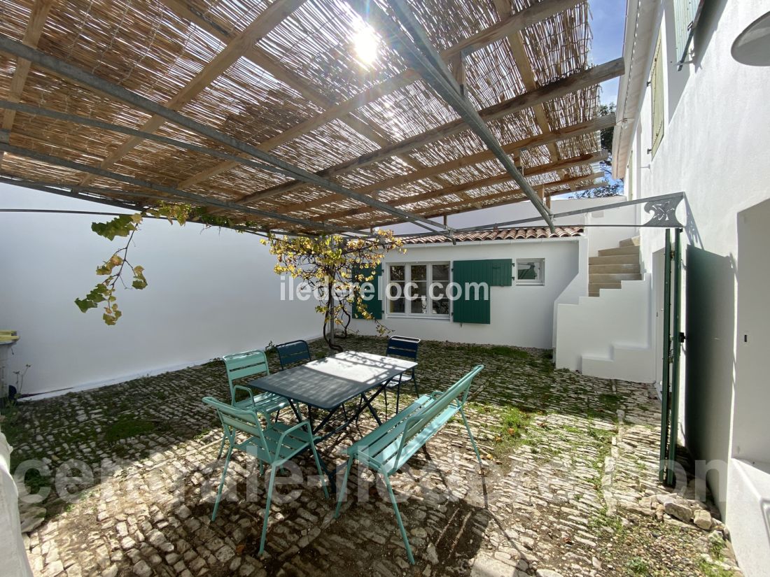 Photo 1 : NC d'une maison située à La Couarde-sur-mer, île de Ré.