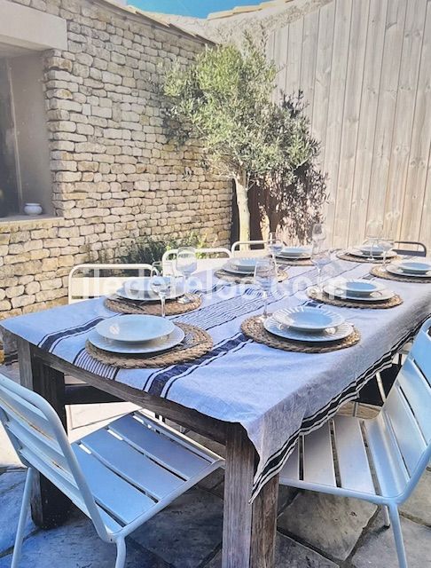 Photo 4 : PATIO d'une maison située à Ars en Ré, île de Ré.