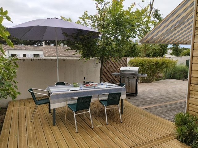 Photo 1 :  d'une maison située à La Couarde-sur-mer, île de Ré.